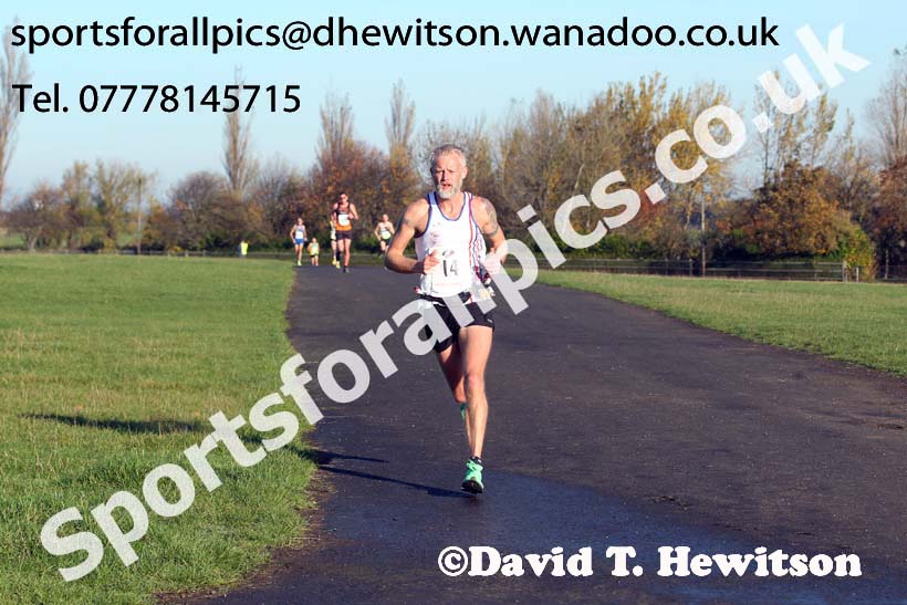 Newcastle Town Moor Marathon, Newcastle Town Moor Marathon and Half Marathon. Photo: David T. Hewitson/Sports for All Pics